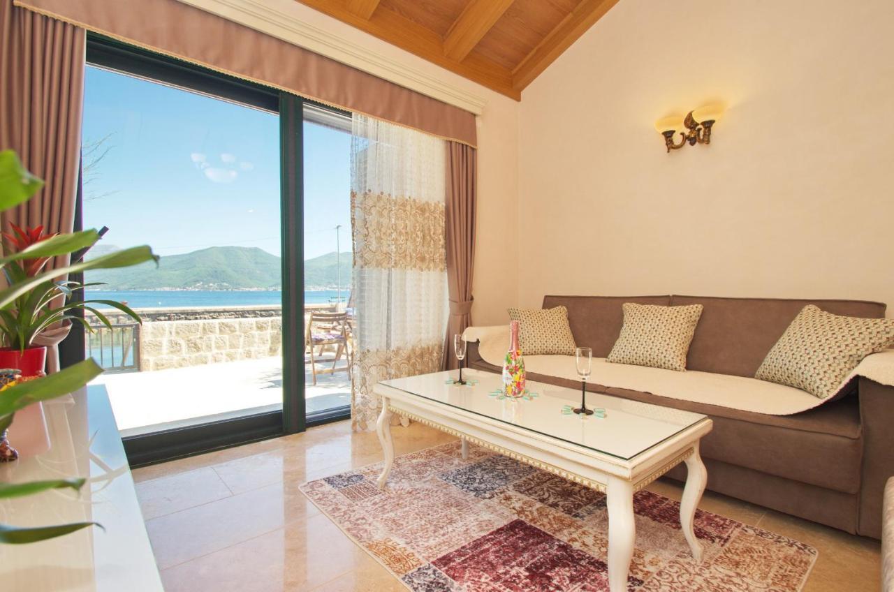 Leut Stone Residence Tivat Exterior foto