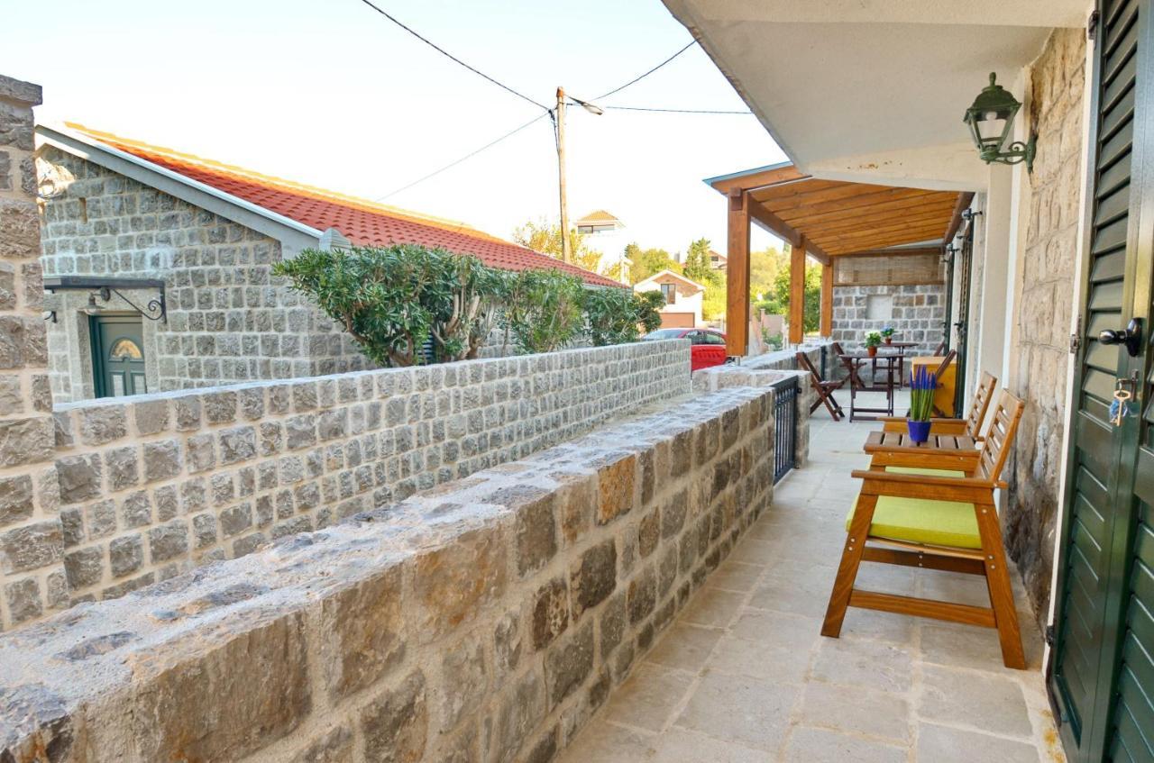 Leut Stone Residence Tivat Exterior foto