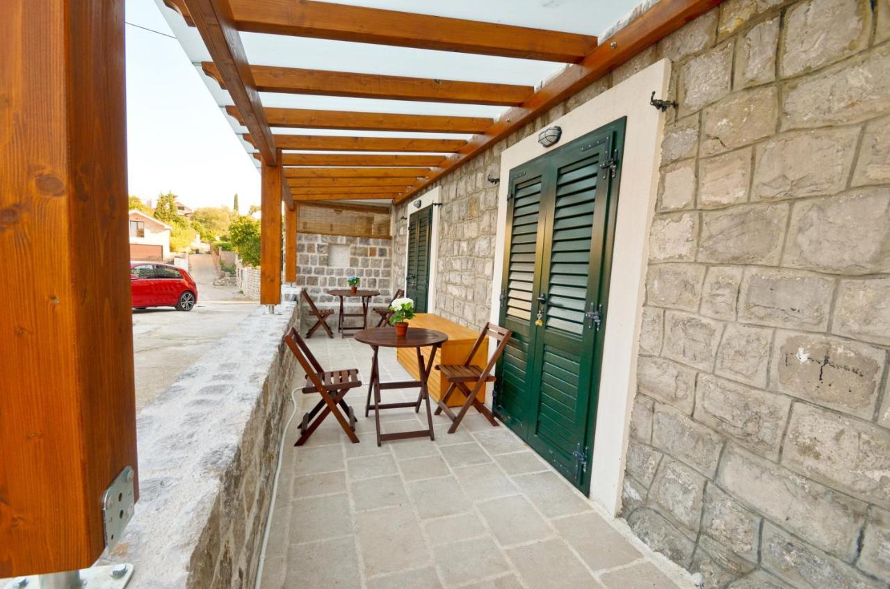 Leut Stone Residence Tivat Exterior foto