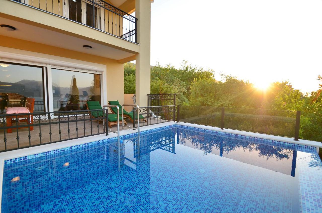 Leut Stone Residence Tivat Exterior foto