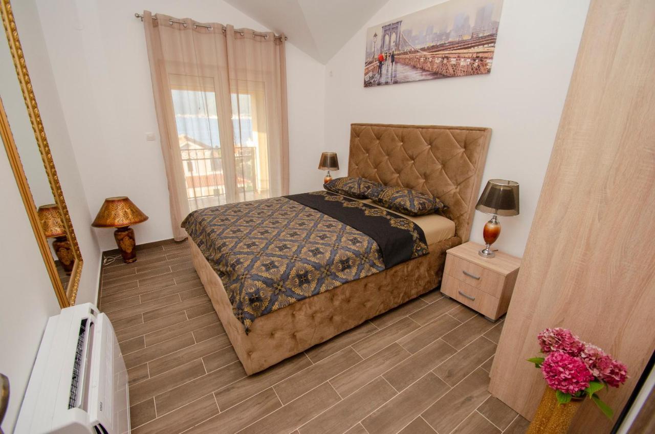 Leut Stone Residence Tivat Exterior foto
